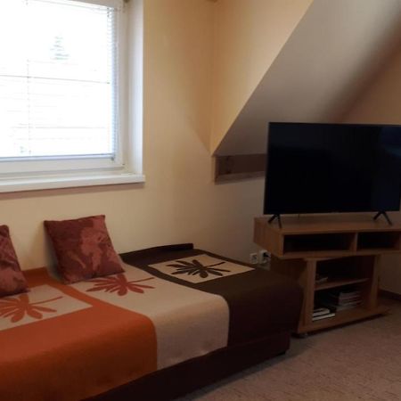 Apartmán KOI Appartamento Veltrusy Esterno foto