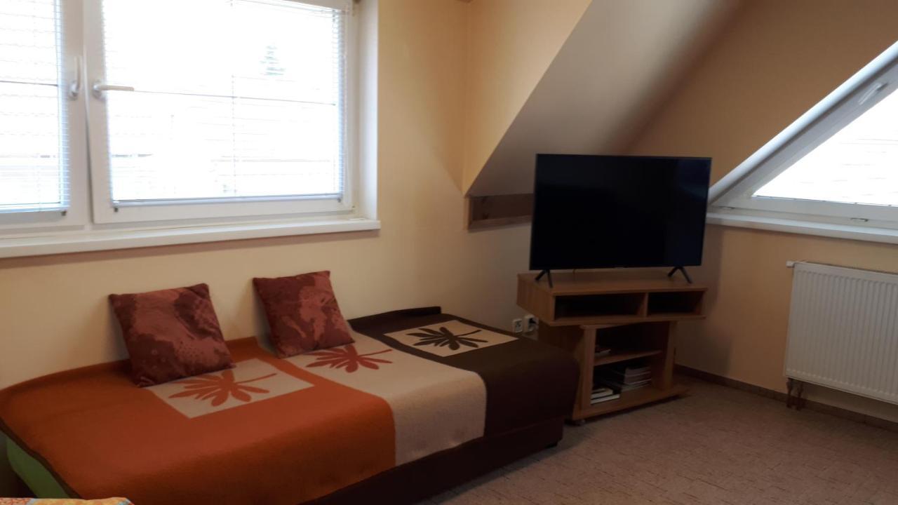 Apartmán KOI Appartamento Veltrusy Esterno foto